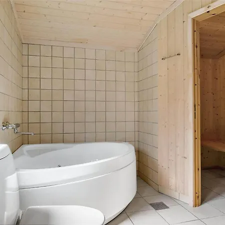 6604-allinge-gjedelokken-25 بيت للعطل إلينغه